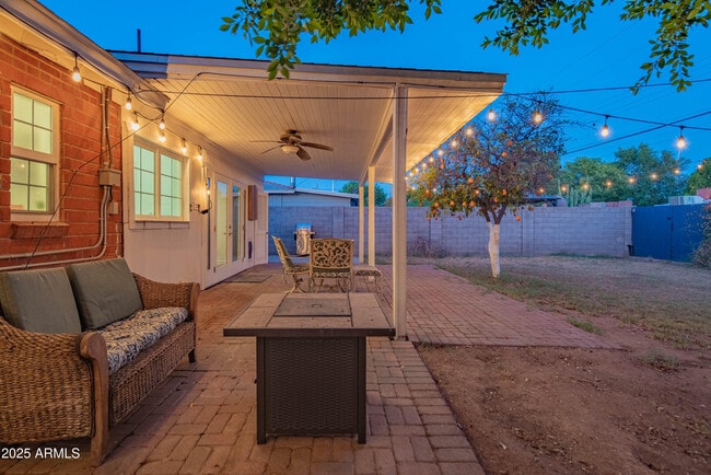 Building Photo - 1909 E Bethany Home Rd