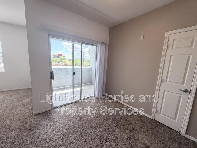 Building Photo - 6955 N Durango Dr