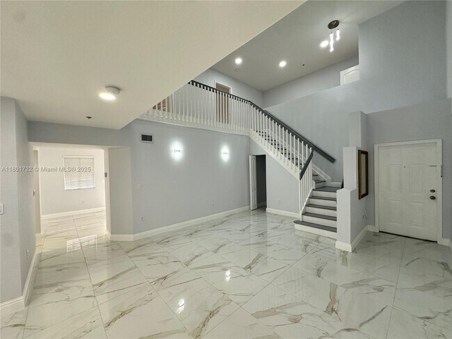 Building Photo - 17425 NW 75th Pl