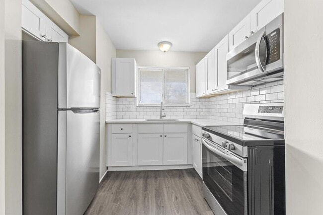 Building Photo - 4064 Columbus St