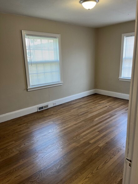 Bedroom - 416 4th St SW