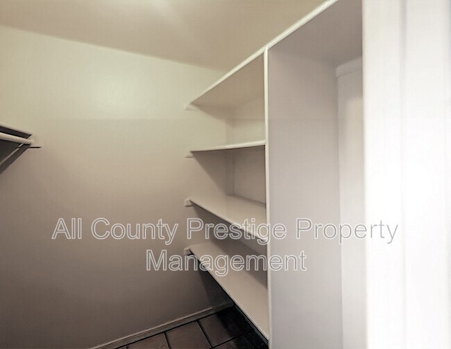 Building Photo - 1831 W Mulberry Dr