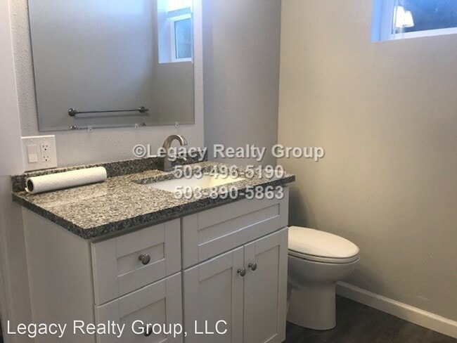 Building Photo - 4 br, 2 bath House - 3935 SE Harrison St