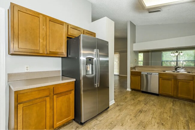 Building Photo - 1371 High Plains Dr W