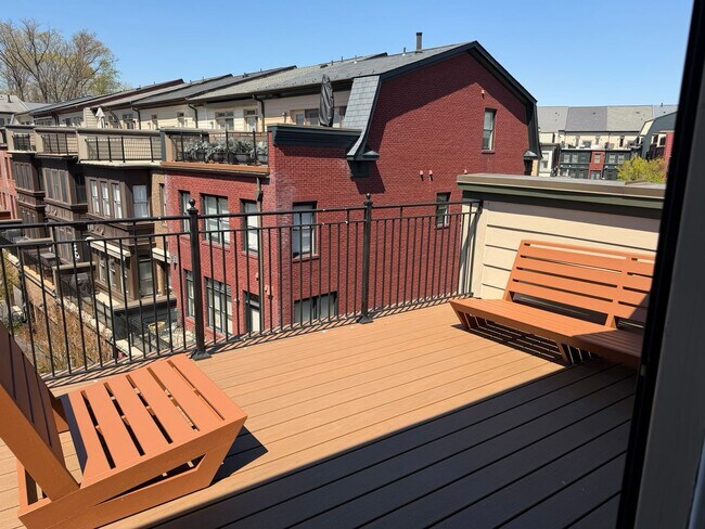 Building Photo - Park Potomac Luxury Townhome