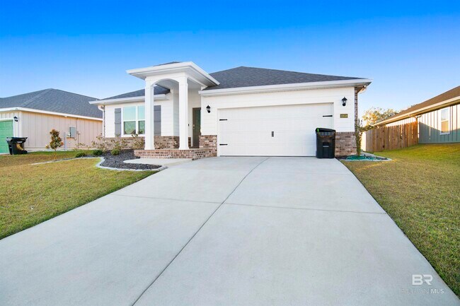 Building Photo - 32038 Lyon Rd