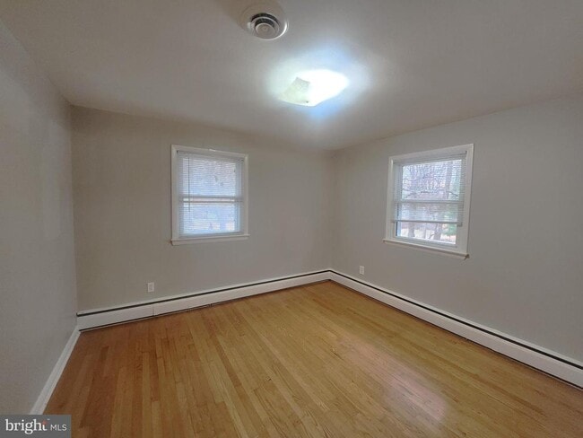 Building Photo - 9801 Gwynn Park Dr