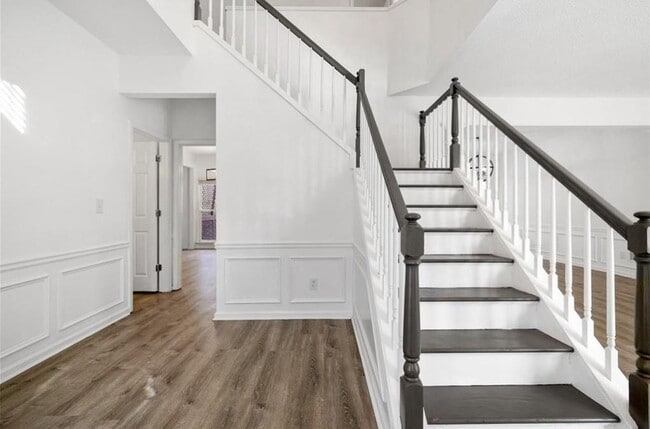 Building Photo - 10895 Glenbarr Dr