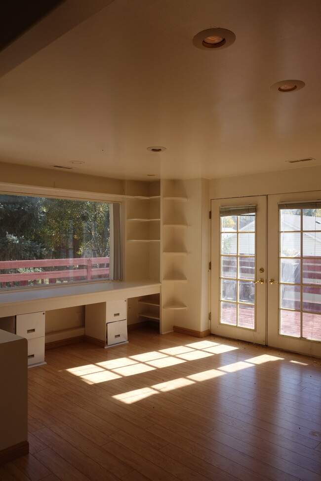 Building Photo - 1349 E 5150 S