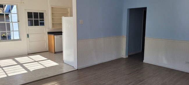 Building Photo - Cozy and Spacious Home for Rent