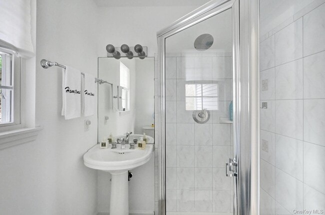 Building Photo - 167 Tuckahoe Ln