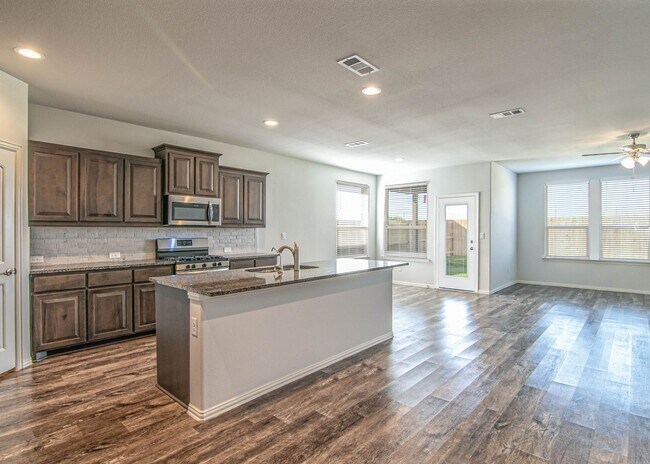 Building Photo - 1219 Santa Clara Dr