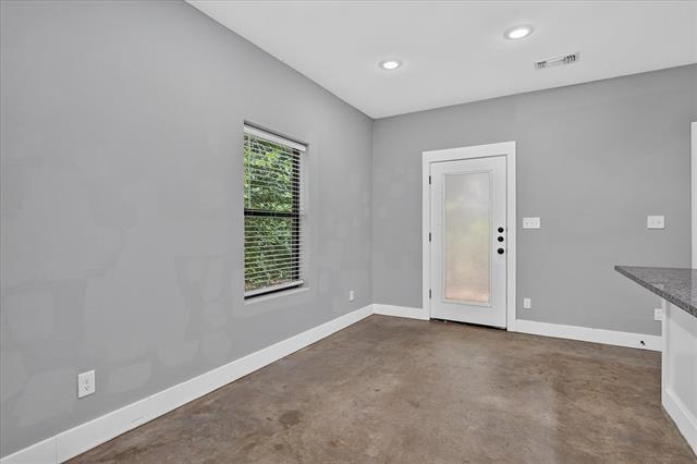 Building Photo - 707 E Woodard St
