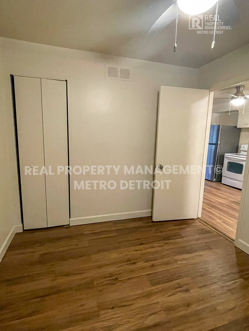 Building Photo - 4192 Drouillard St