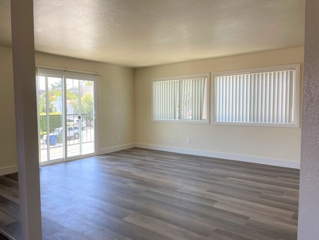 Building Photo - Open and Spacious 2 Bedroom, 1 Bathroom Apartment in San Pedro