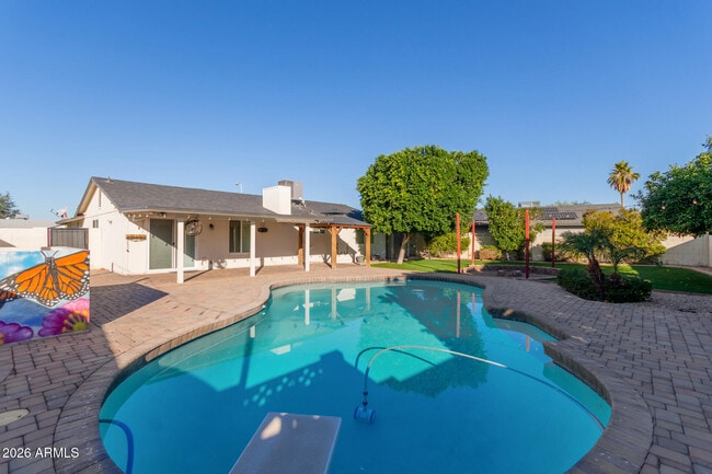 Building Photo - 2003 N Los Arboles Ct