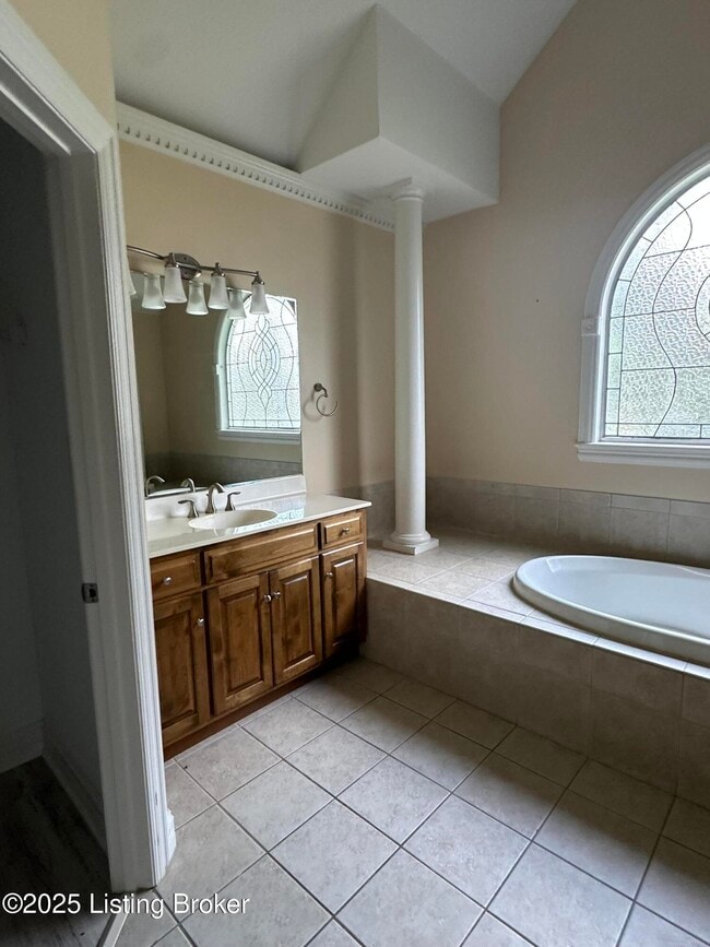 Building Photo - 17014 Ashburton Dr