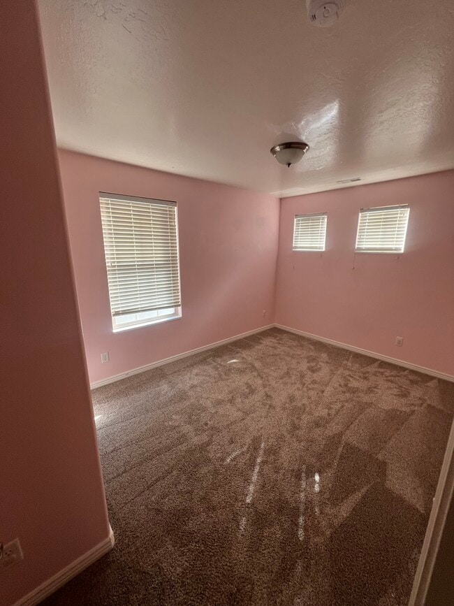 Building Photo - 1284 Lily Pad Dr