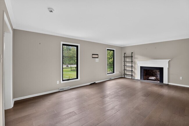 Building Photo - 6 Mill Race Pl