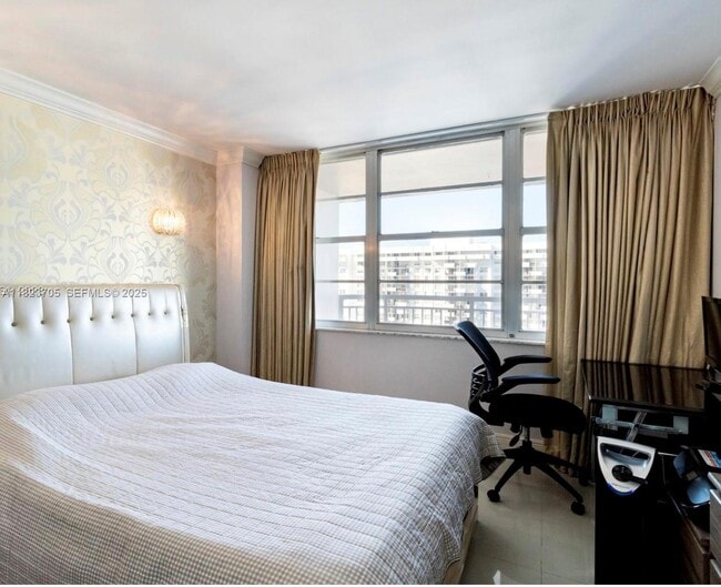 Building Photo - 18071 Biscayne Blvd