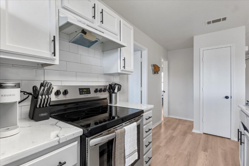 Building Photo - 5810 Redstone Dr