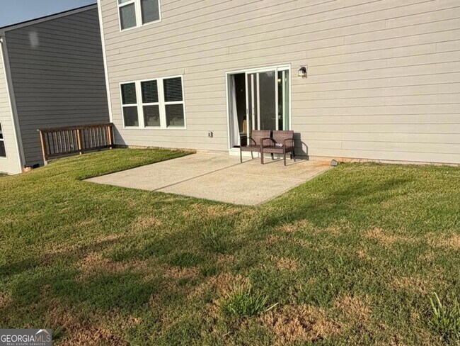 Building Photo - 334 Traminer Wy