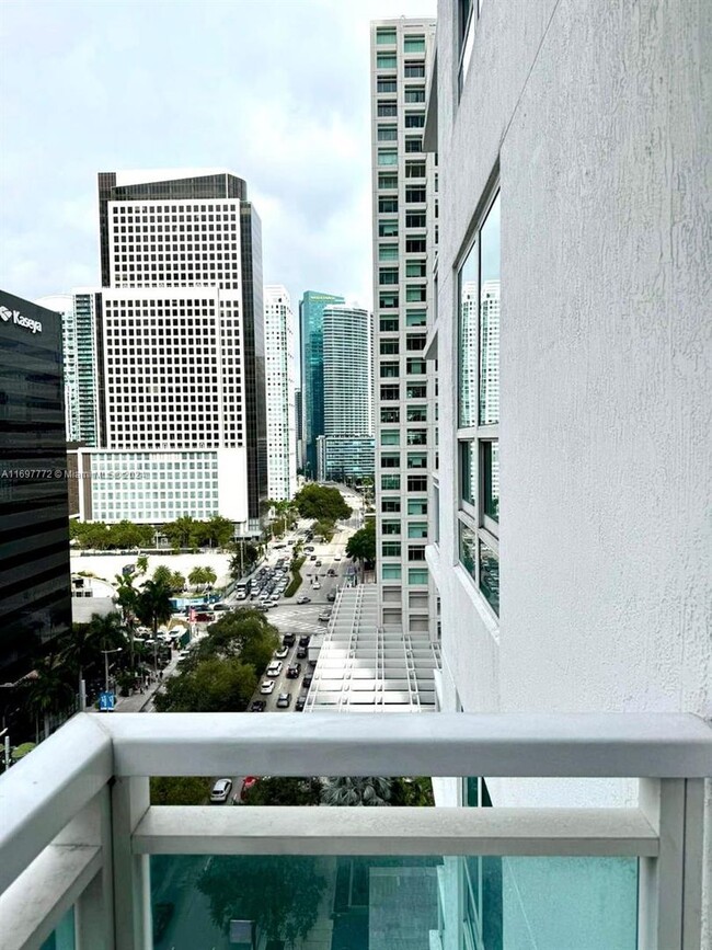 Building Photo - 951 Brickell Ave