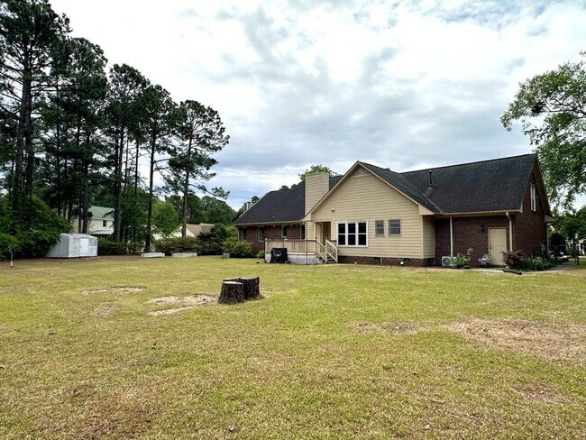 Building Photo - 6604 Kodiak Dr
