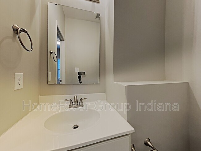 Building Photo - 5709 W Woods Edge Dr