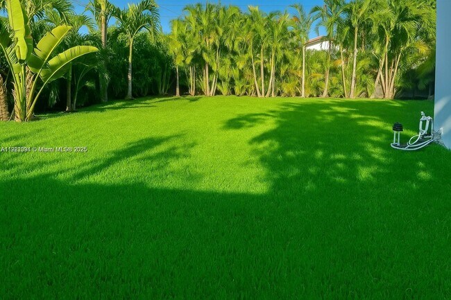 Building Photo - 185 NE 106th St