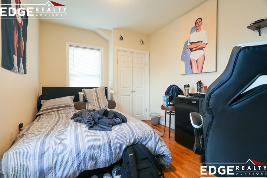 Building Photo - 72 Orange St