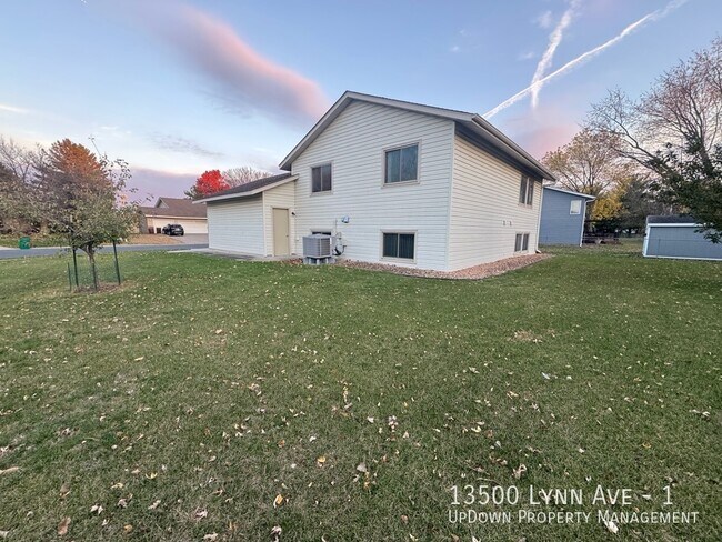 Building Photo - 13500 Lynn Ave