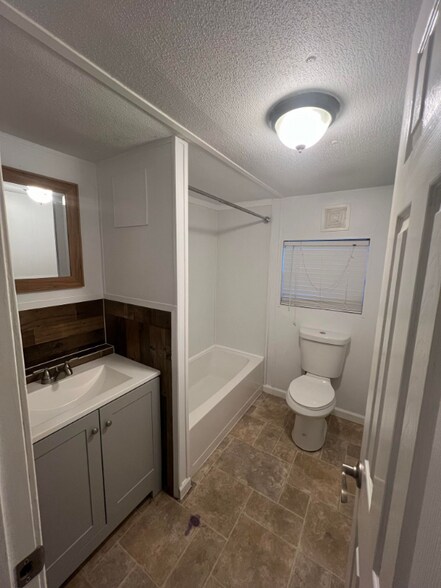 Building Photo - 6728 Sunrise Dr