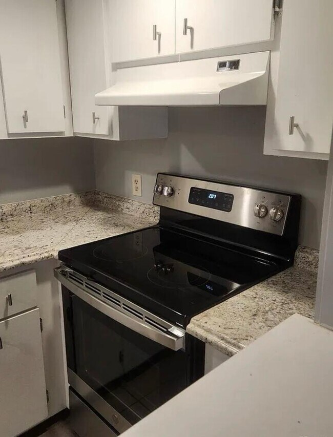 Building Photo - 9995 E Harvard Ave