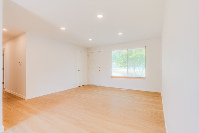 Building Photo - 26129 172nd Ave SE