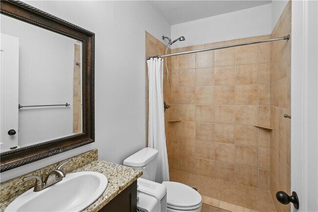 Building Photo - 306 Peachtree Ave NE