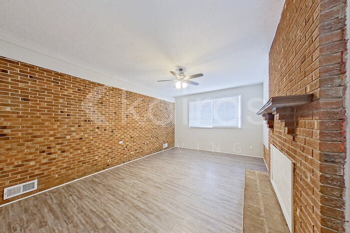 Building Photo - 6537 St Louis St