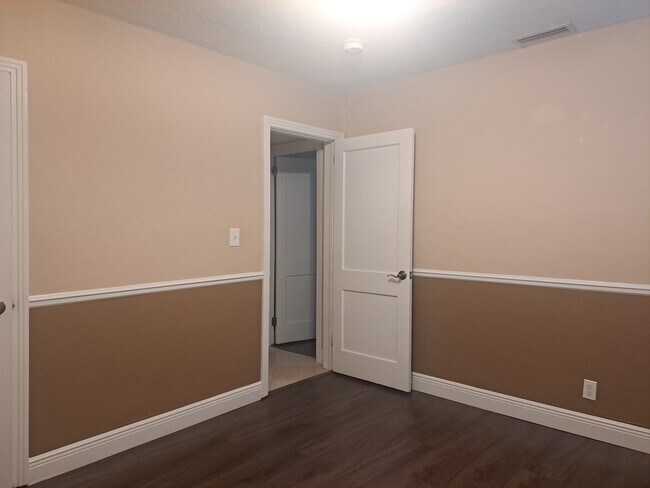 Building Photo - 344 Vesta Cir