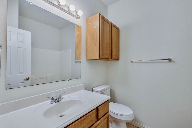 Building Photo - AUGUST PRE-LEASE!  Great 4 Bedroom 4 Bathr...
