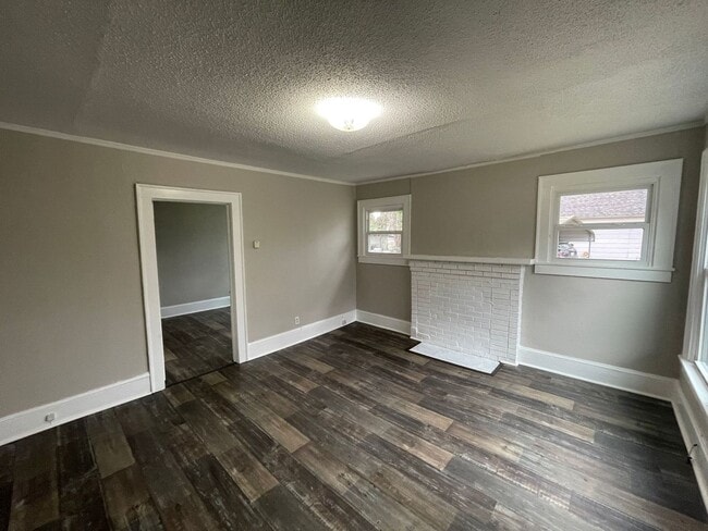 Building Photo - SH341-319 Clegg