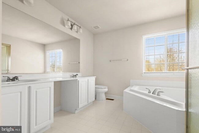 Building Photo - 618 Berwick Ct