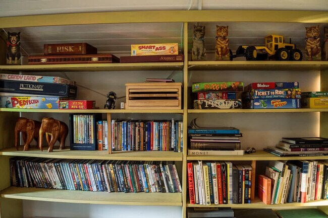 Building Photo - 1357 Canal Rd