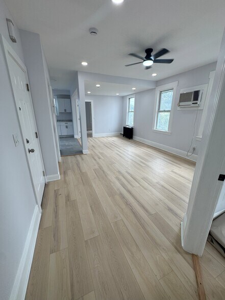 Building Photo - 273 Maple Ave