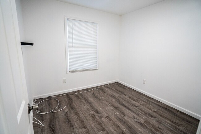 Building Photo - 43-45 Case Ave