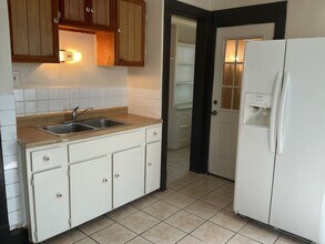 Building Photo - 800-802 S 32nd St