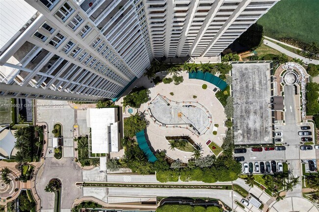 Building Photo - 888 Brickell Key Dr