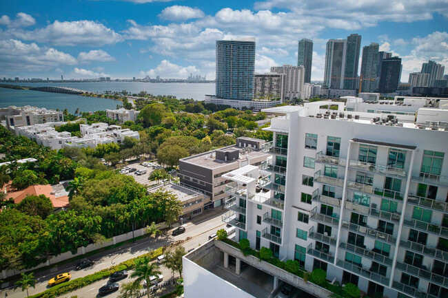 Building Photo - 3900 Biscayne Blvd