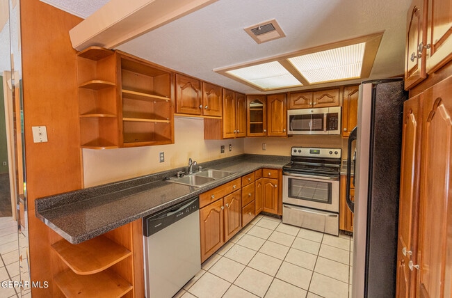 Building Photo - 2009 Bobby Jones Dr