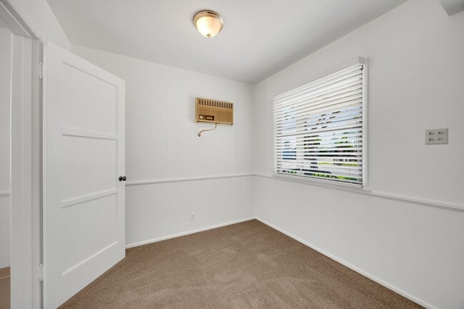 Building Photo - Adorable 2 Bed / 1 Bath Home In Pico Rivera near Birney Tech Academy