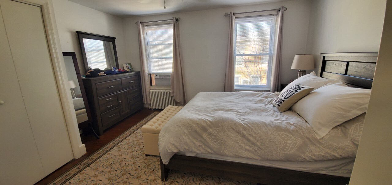 Building Photo - 1818 Montrose St